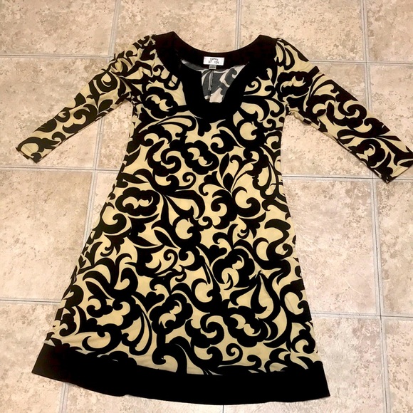 Dresses & Skirts - Black and cream dress